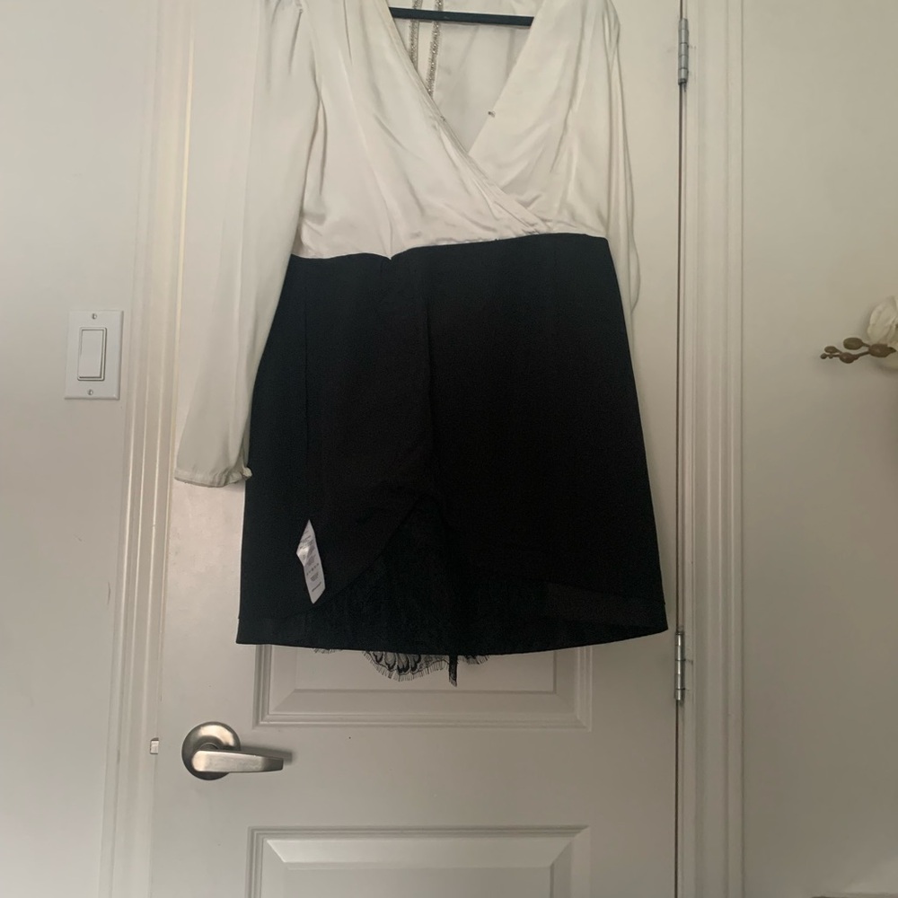 Self-Portrait Black and White Fit and Flare Long Sleeve V-neck Cocktail Dress